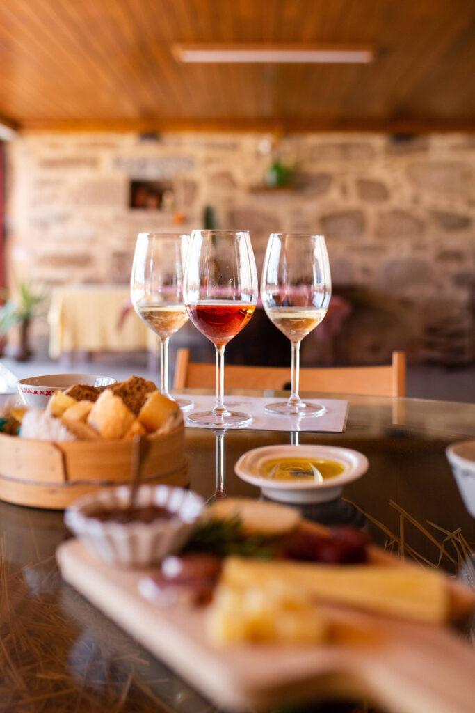 Visita com prova de vinhos verdes & petiscos - Casa Lata