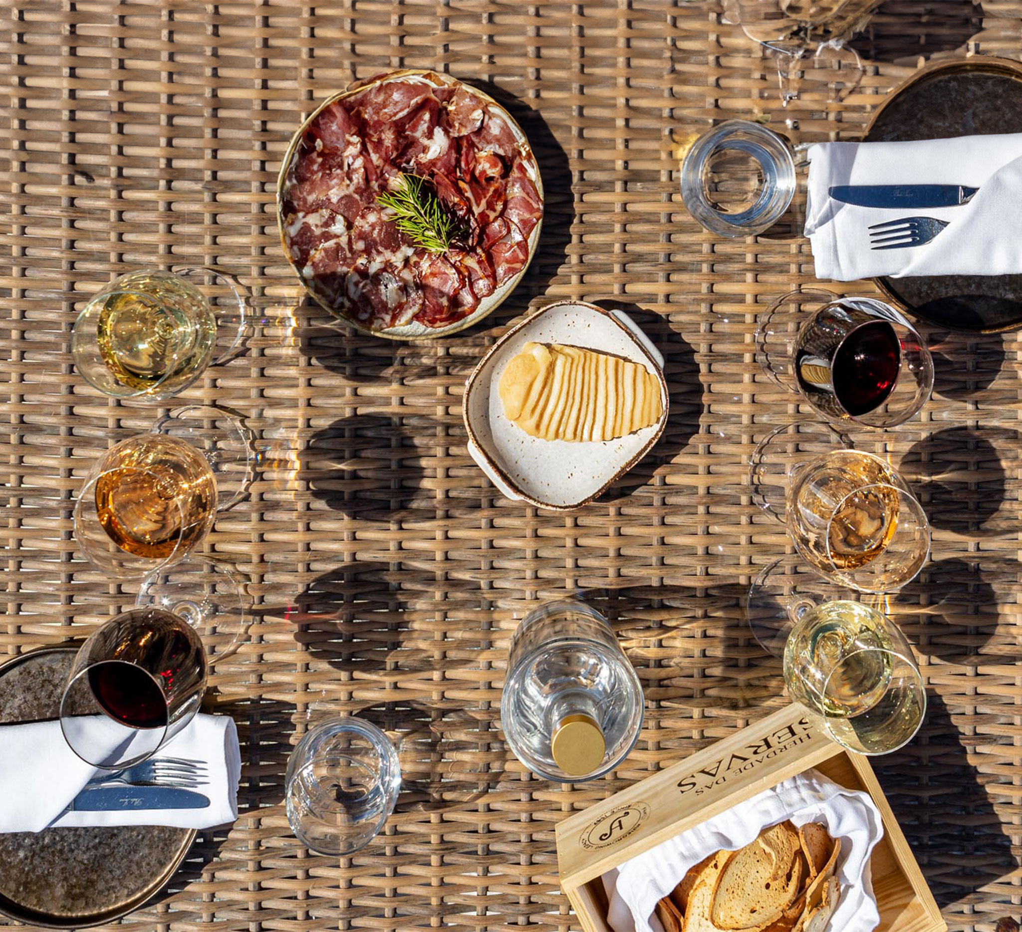 Visita com prova de vinhos “Winegrowing Legacy” com Harmonização - Herdade das Servas